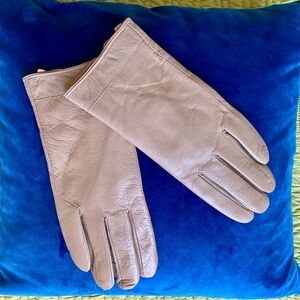 Elegant Tan Leather Gloves for Women